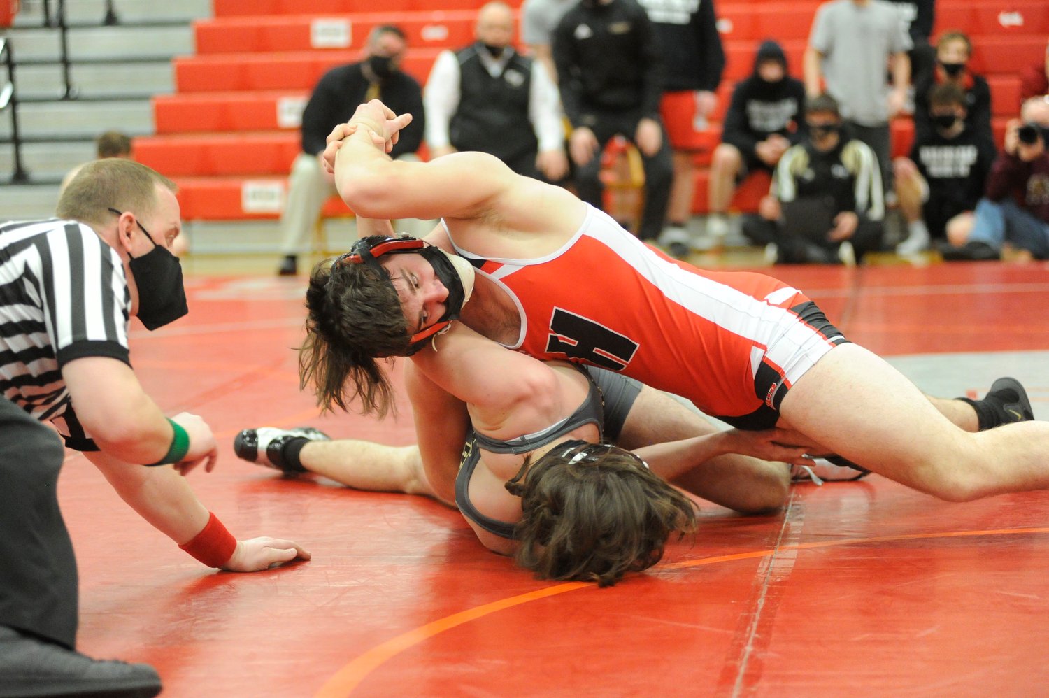 Honesdale’s Tim Dailey won by a 11-7 decision over Kasen Taylor of Western Wayne on Friday, January 29 at “The Home of the Hornets.” The Hornets posted a 50-21 victory in their first game of the season.